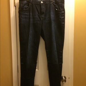 ✳️ Distressed jeans size 22w average length.